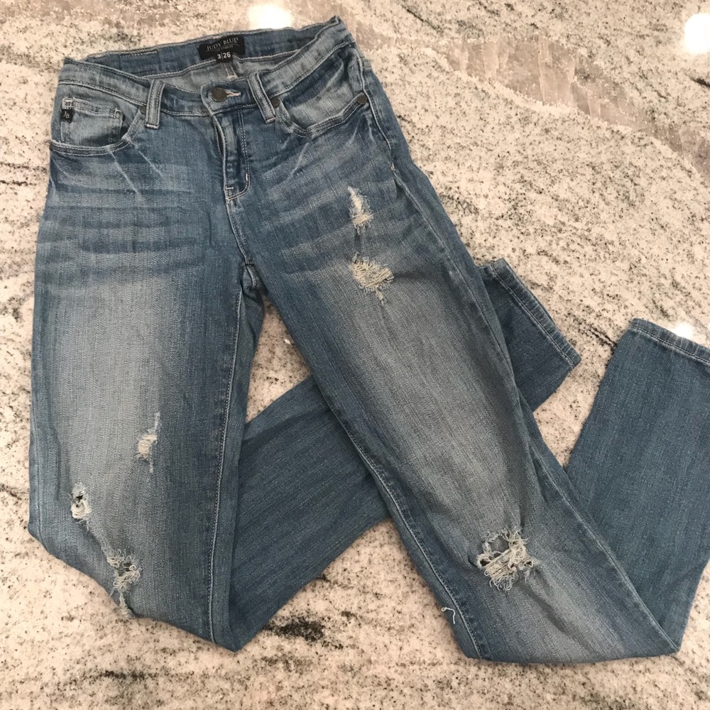 Judy blue distressed skinny jeans